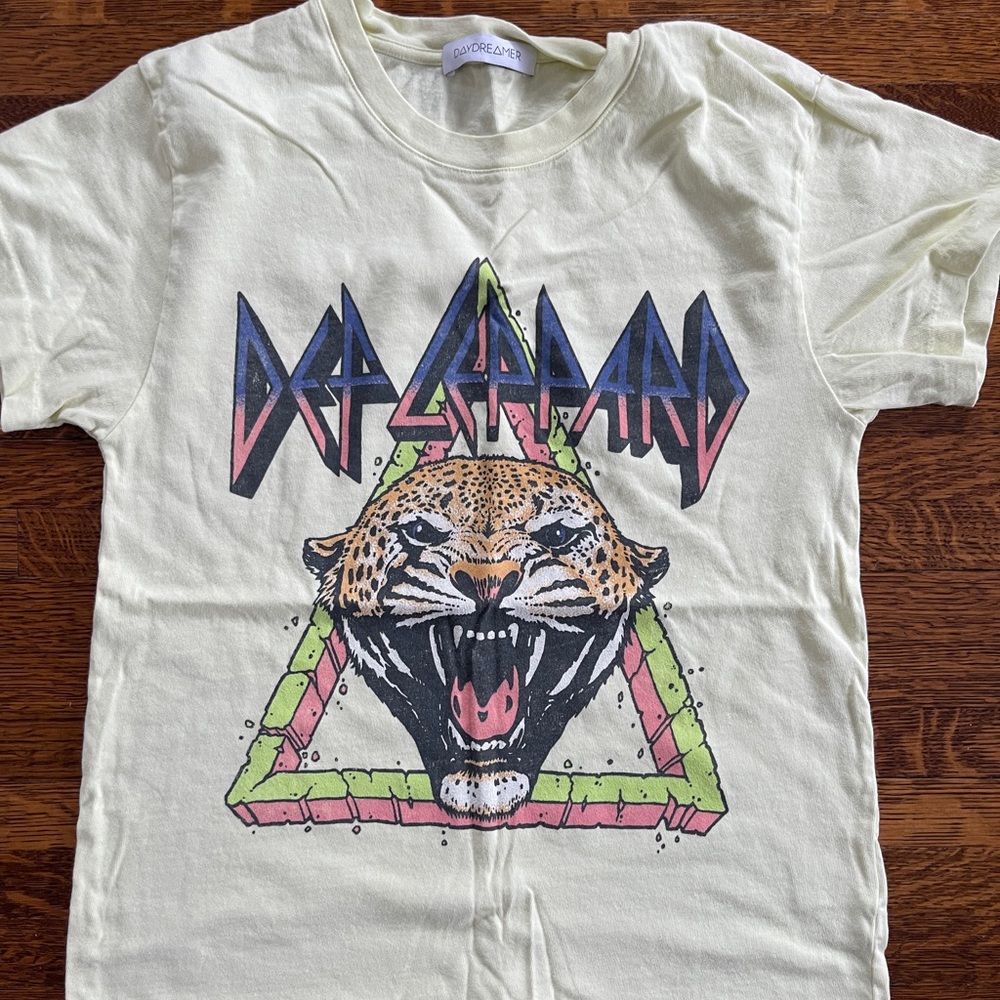 Dreamers Def Leppard graphic t
